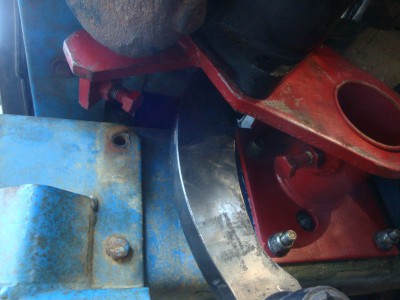 DSC02955.JPG (220.83 Kio) Vu 12364 fois Régler les butées du support du boitier pour qu'elles butent légèrement avant les butées hydrauliques interne du boitier