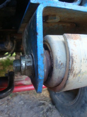 DSC02975.JPG (215.35 Kio) Vu 12348 fois Les silent-blocs sont HS