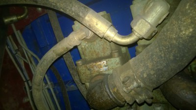 Vue des pompes hydro accouplées au répartiteur