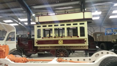 Et voila un bus Berliet qui est beau.