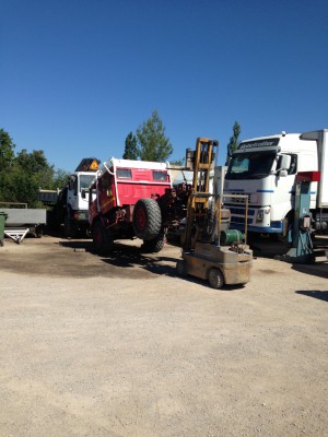 On lève l'arrière pour bien nettoyer le cul cul du cam!!