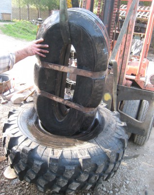 boudin préalablement écrasé à la grue et maintenu par les sangles
