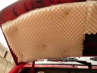 voilà le résultat une fois la mousse grossièrement taillée et embrochée sur les &quot;plots&quot; collés au préalable.