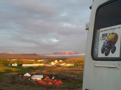 La région du lac Myvatn en Islande avec le soleil rasant vers 23h00