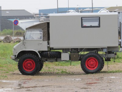 Quel courage de venir jusqu'en Islande avec de type d'Unimog