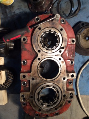 IMG_2067.JPG (1.41 Mio) Vu 6632 fois trou tuyauterie de graissage bouché par pâte d'étanchéité