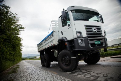 VW-Constellation-31.320-6x6-Militar.jpg (730.43 Kio) Vu 9293 fois Volkswagen Constellation 31.320 6×6 Militar