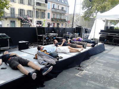 image.jpg (952.31 Kio) Vu 3455 fois Une belle brochette de féignasses !