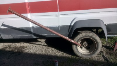 Désserrage des boulons de roues... Costauds.
