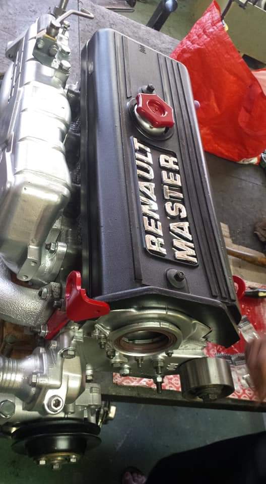 voici le moteur sofim 8140 refait a neuf ..Master T35 turbo disel