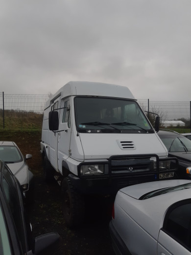 Le B au milieu de toutes les petites voitures !