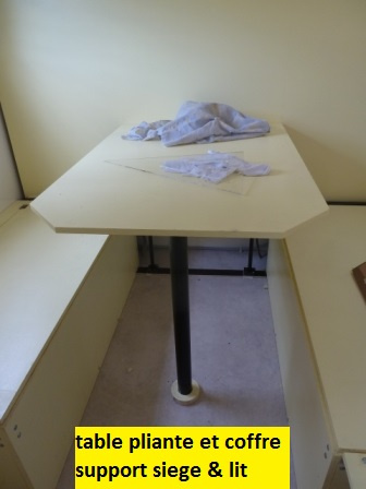 2014 11 04 table et coffre.JPG
