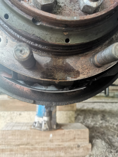 IMG_20210516_162334.jpg (2.31 Mio) Vu 1053 fois La fuite au niveau du moyeu principal