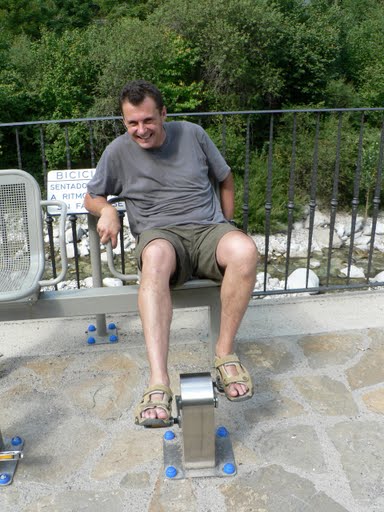 Tu fais quoi là? c'est pour aider les villages du coin à produire leur électricité? ^^