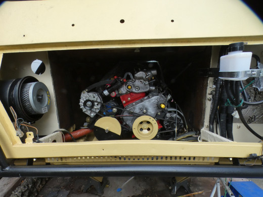 P1040889.JPG (4.69 Mio) Vu 3559 fois Le réservoir de fluides en position sortie