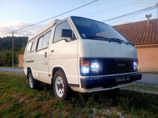 hiace1.jpg
