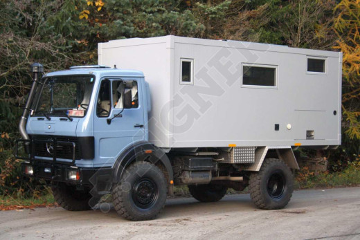 aignertrucks_mercedes-benz_1017_4x4_001.jpg