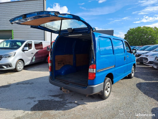 hiace2.jpg