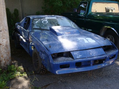 ça fait très MadMax avec les pneus à clou et la carrosserie destroy