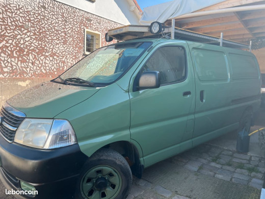 hiace1.jpg