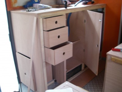 et meuble de cuisine bas....