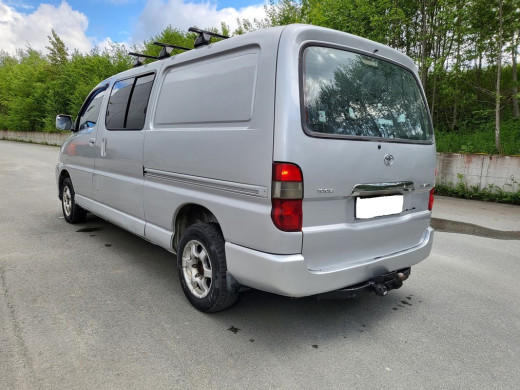 hiace2.jpg