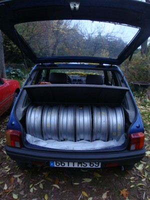 DSC05107.JPG (1.83 Mio) Vu 6334 fois heureusement qu'il n'y avait pas ta jante de roue de secours finalement ^^