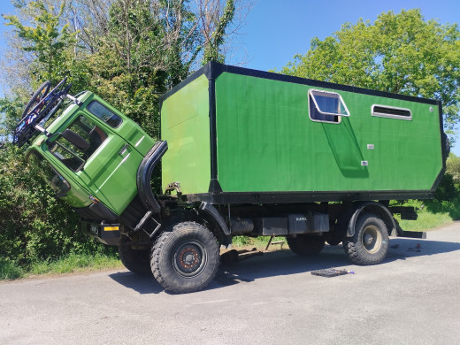 La camion en plein bain de soleil (au moins le vert rend un peu mieux ainsi)