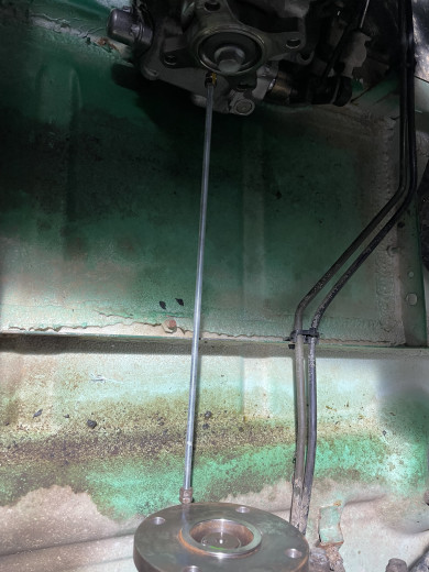 avec une tige fileté et 4 écrous je fais une pige qui vient juste glisser sur les tulipes boite de vitesse boite transfert.